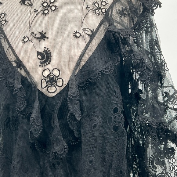 CHLOÉ ~ CHLOÉ LACE BLACK LONG SLEEVE BLOUSE WITH BAND COLLAR FLORAL DETAIL - Picture 3 of 16